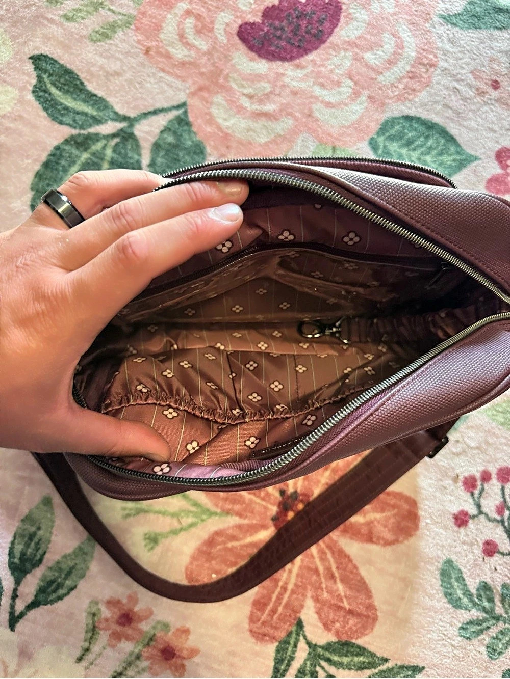 Lug Carousel XL Burgundy Crossbody Bag - Picture 4 of 5